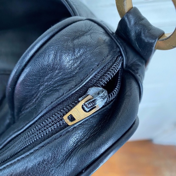 CUTE Perlina Black Leather Crossbody Bag - Picture 7 of 8